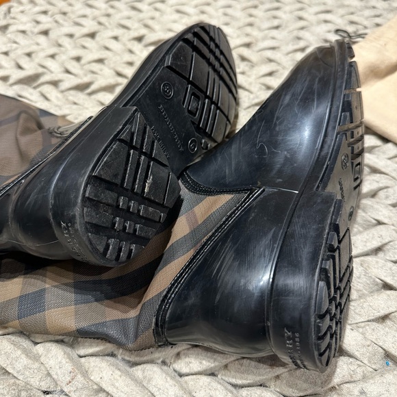 Burberry Rain Boots - Picture 6 of 11